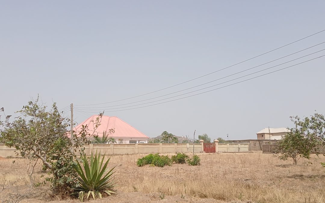 Strategic 2 plots of land: Located at Lamingo behind juth fence, Jos north. Valued at N7m for both. Buy and build land.